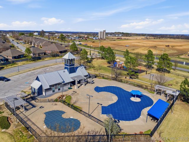 1929 E 133rd Court, Bixby, OK 74008