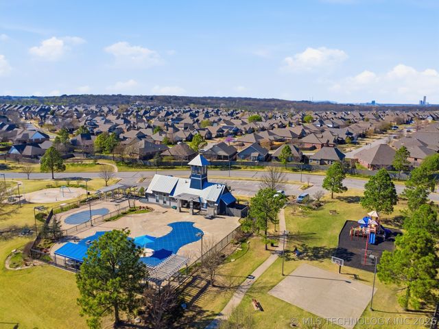 1929 E 133rd Court, Bixby, OK 74008