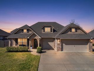 1929 E 133rd Court, Bixby, OK 74008