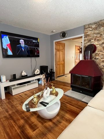 24 Hathaway St, Lynn, MA 01905