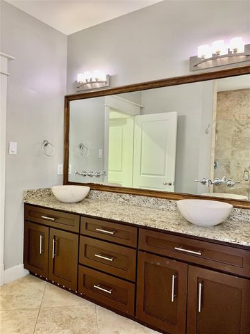 5305 Nett Street A, Houston, TX 77007