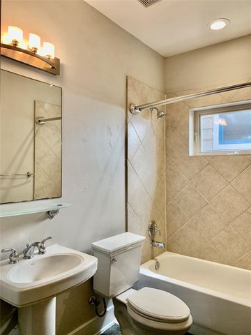 5305 Nett Street A, Houston, TX 77007