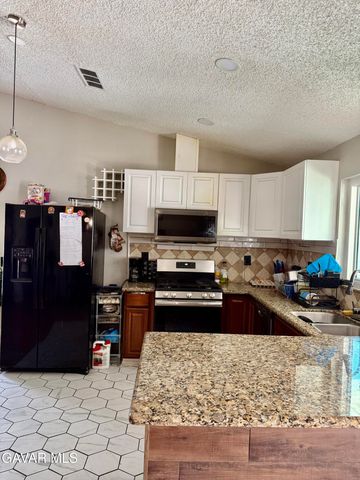 38229 Mentor Court, Palmdale, CA 93550