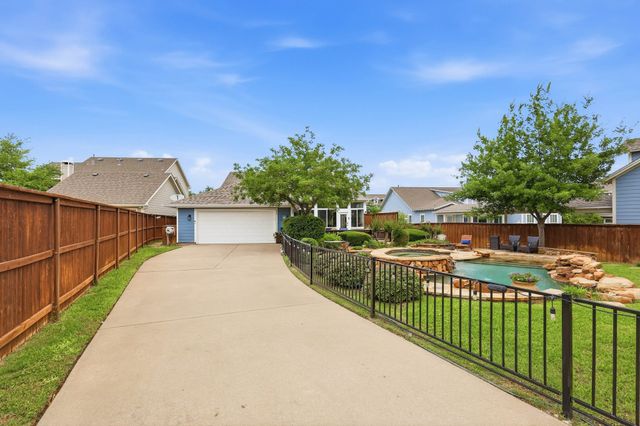 8404 Bridge Street, North Richland Hills, TX 76180