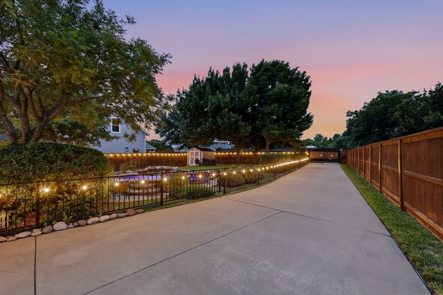 8404 Bridge Street, North Richland Hills, TX 76180
