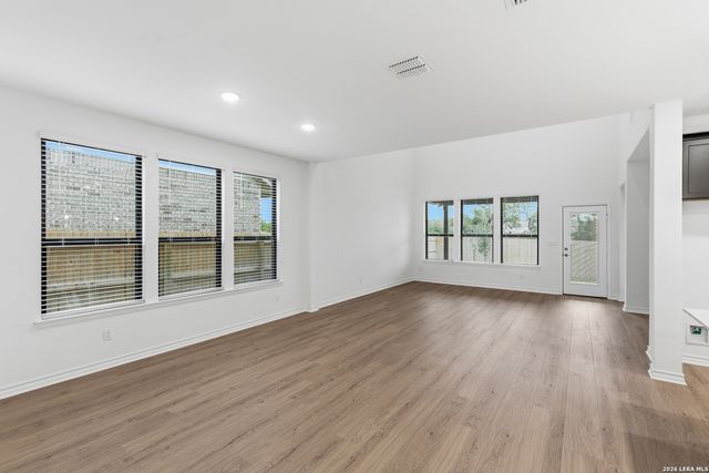 4056 Paddock Trail, Seguin, TX 78155