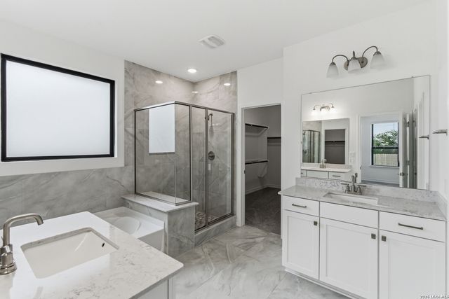 4056 Paddock Trail, Seguin, TX 78155