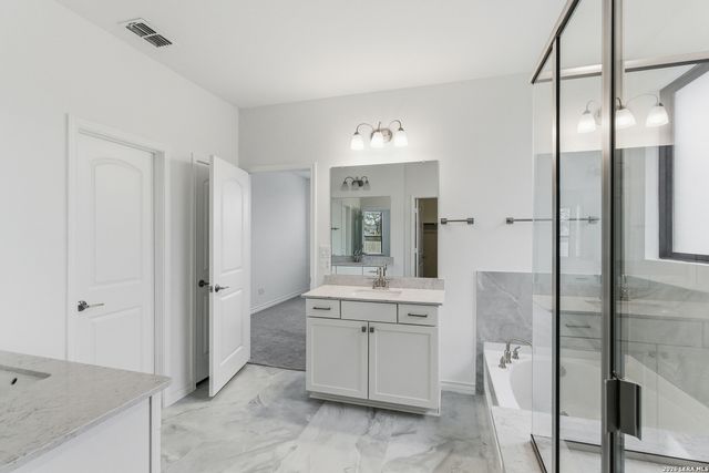 4056 Paddock Trail, Seguin, TX 78155