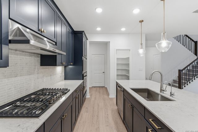 4056 Paddock Trail, Seguin, TX 78155