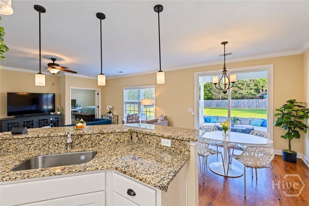 Image 10 of property listing at 30 Bowridge Drive, Richmond Hill, GA 31324