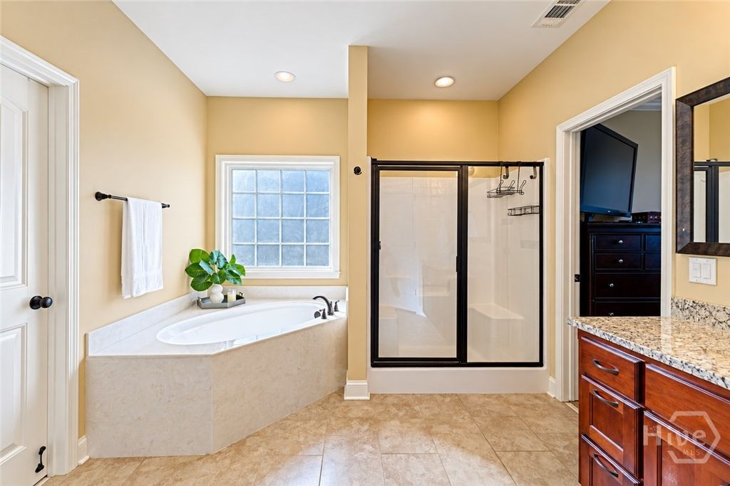 Image 17 of property listing at 30 Bowridge Drive, Richmond Hill, GA 31324