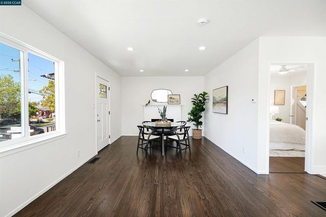 2718 Carmel St, Oakland, CA 94602