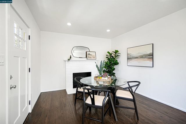 2718 Carmel St, Oakland, CA 94602