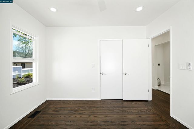 2718 Carmel St, Oakland, CA 94602