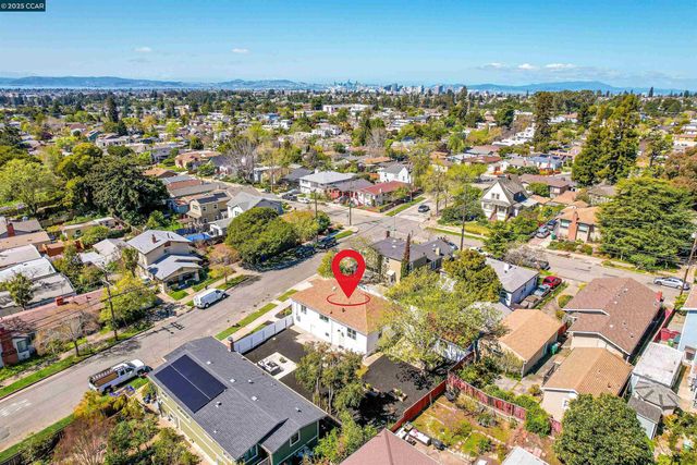 2718 Carmel St, Oakland, CA 94602
