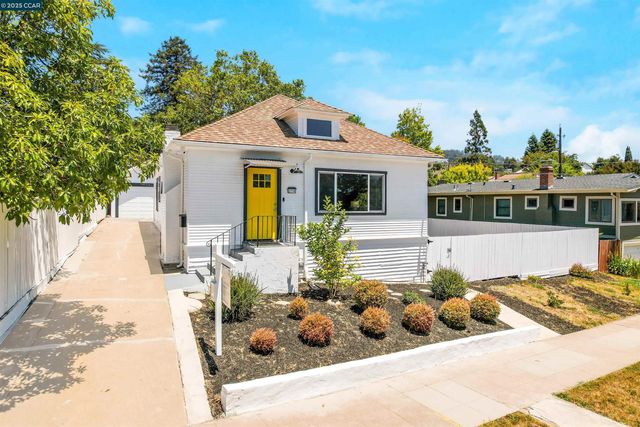 2718 Carmel St, Oakland, CA 94602
