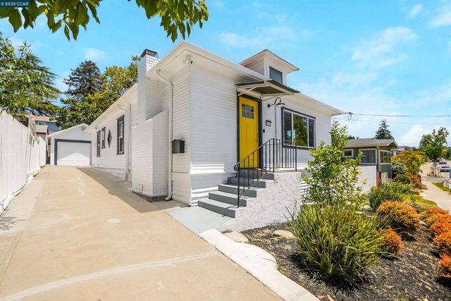 2718 Carmel St, Oakland, CA 94602