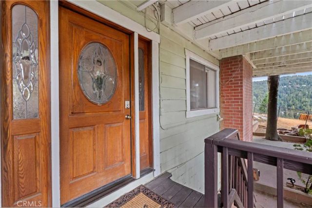 633 Arth Drive, Crestline, CA 92325