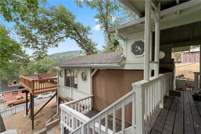 633 Arth Drive, Crestline, CA 92325
