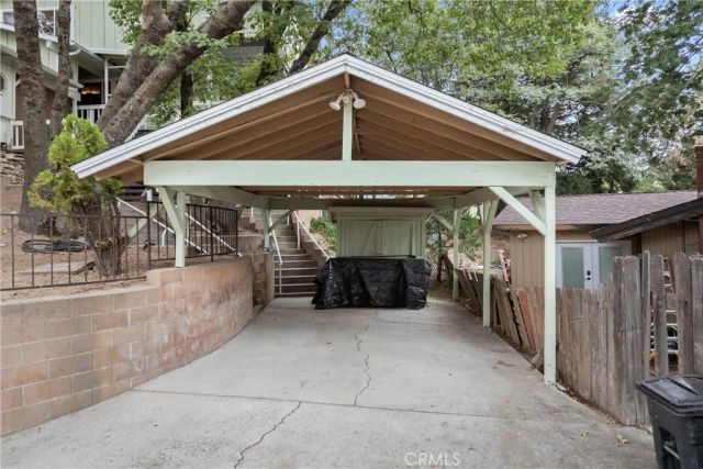 633 Arth Drive, Crestline, CA 92325