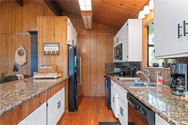 633 Arth Drive, Crestline, CA 92325