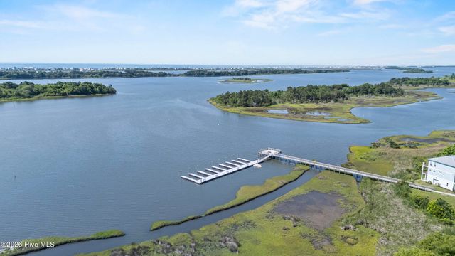 524 Moss Lake Lane, Holly Ridge, NC 28445