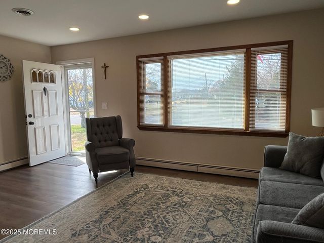 961 Neville Street, Toms River, NJ 08753