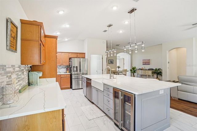 10063 LAKE MIONA WAY, Oxford, FL 34484