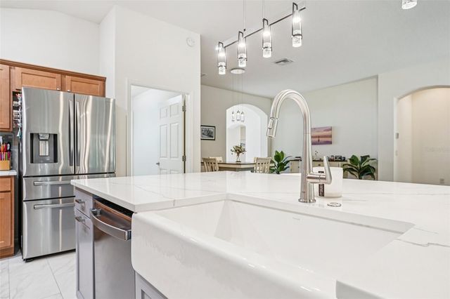 10063 LAKE MIONA WAY, Oxford, FL 34484