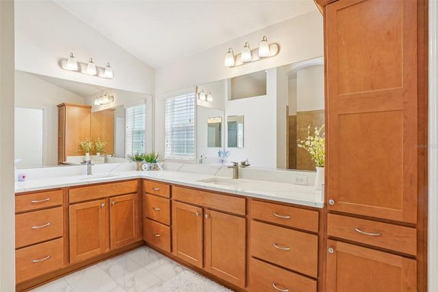 10063 LAKE MIONA WAY, Oxford, FL 34484