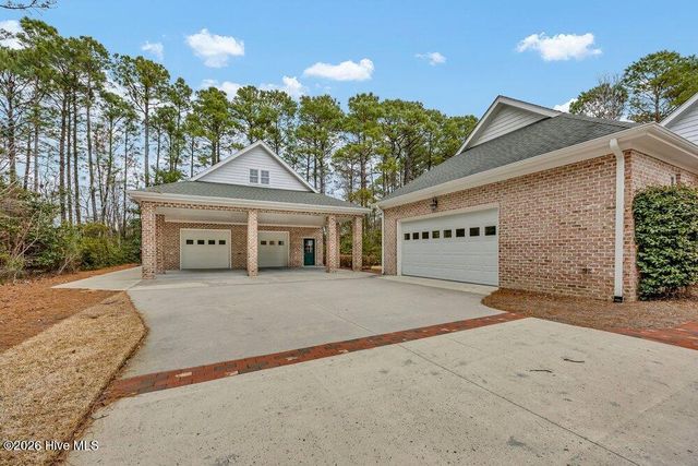 142 Foxwood Lane, Wilmington, NC 28409