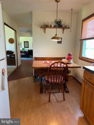 17 GRAYBURN DR, Marlton, NJ 08053