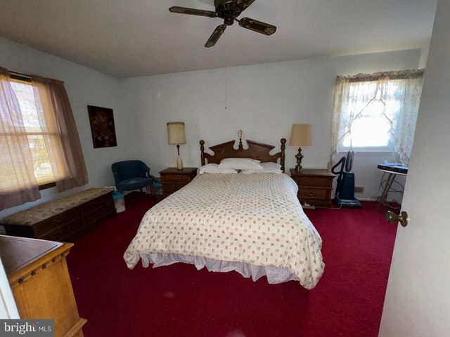 17 GRAYBURN DR, Marlton, NJ 08053