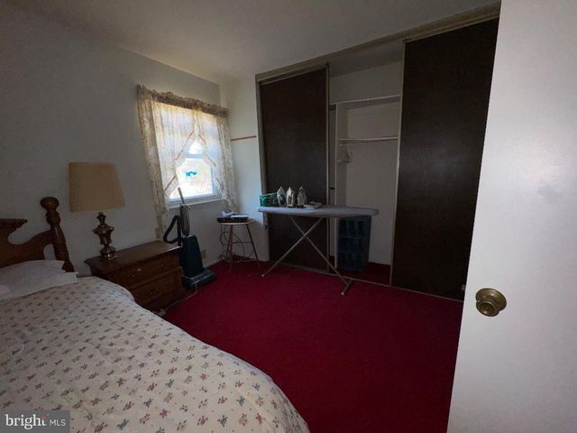 17 GRAYBURN DR, Marlton, NJ 08053