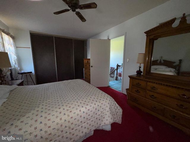 17 GRAYBURN DR, Marlton, NJ 08053