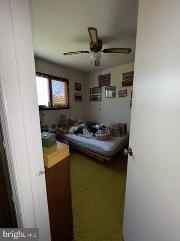 17 GRAYBURN DR, Marlton, NJ 08053