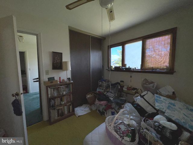 17 GRAYBURN DR, Marlton, NJ 08053