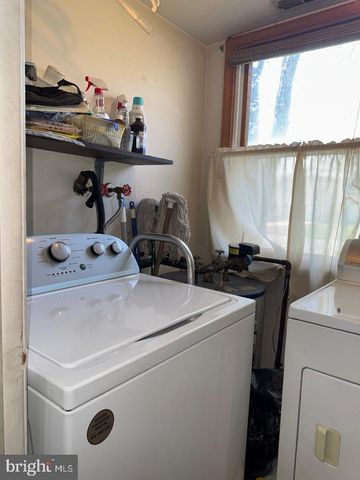 17 GRAYBURN DR, Marlton, NJ 08053