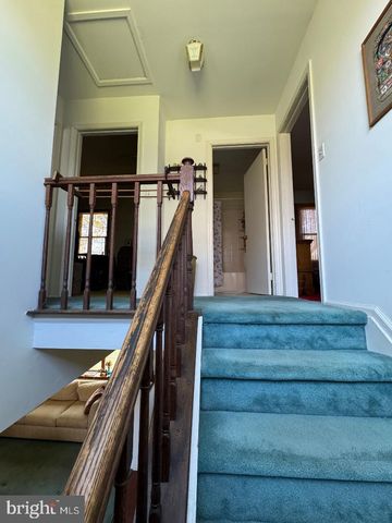 17 GRAYBURN DR, Marlton, NJ 08053