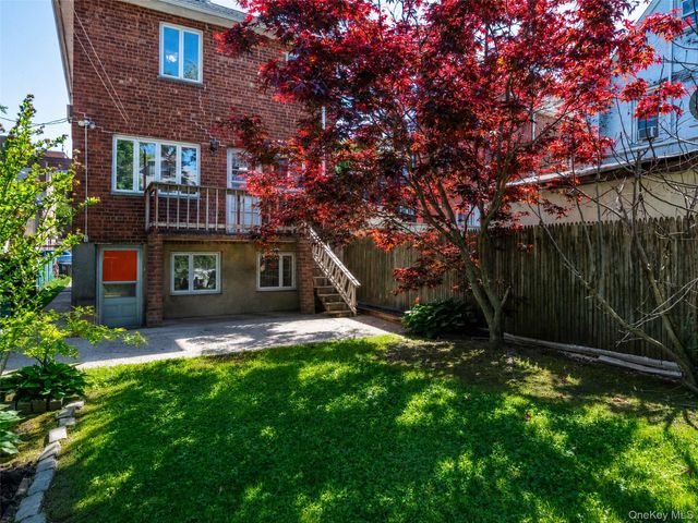1515 Bantam Place, Bronx, NY 10469