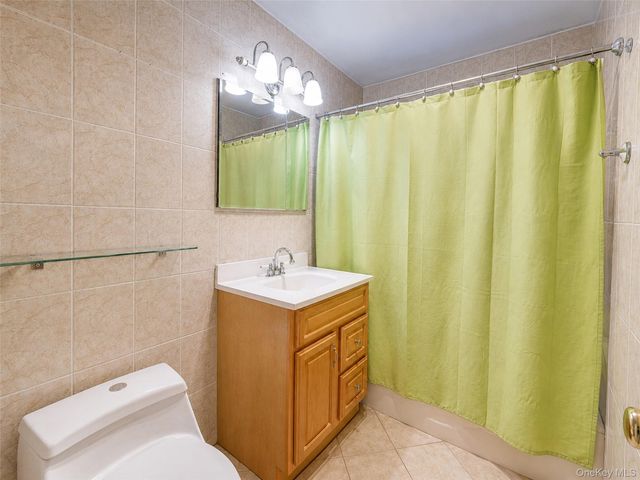 1515 Bantam Place, Bronx, NY 10469