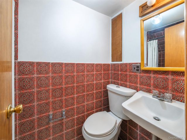 1515 Bantam Place, Bronx, NY 10469