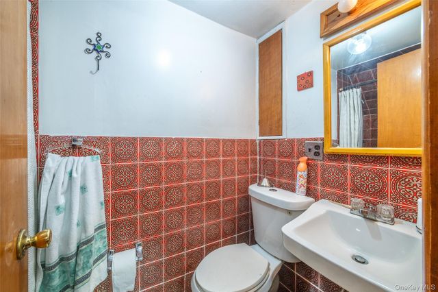 1515 Bantam Place, Bronx, NY 10469