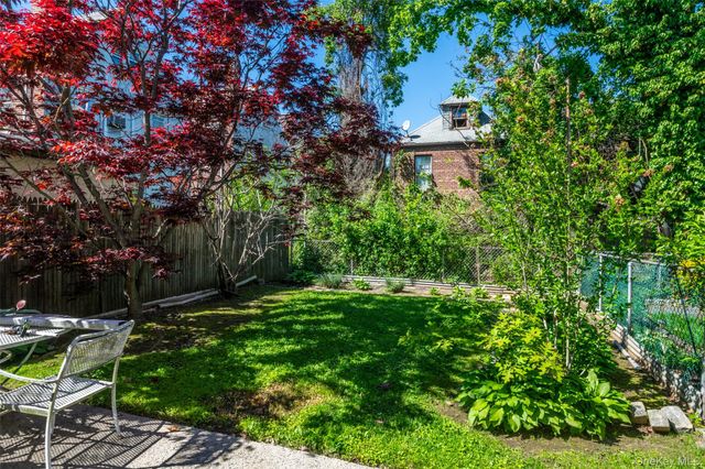 1515 Bantam Place, Bronx, NY 10469