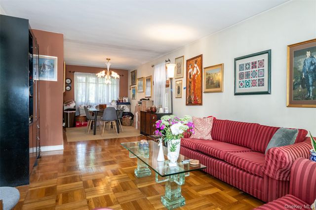1515 Bantam Place, Bronx, NY 10469