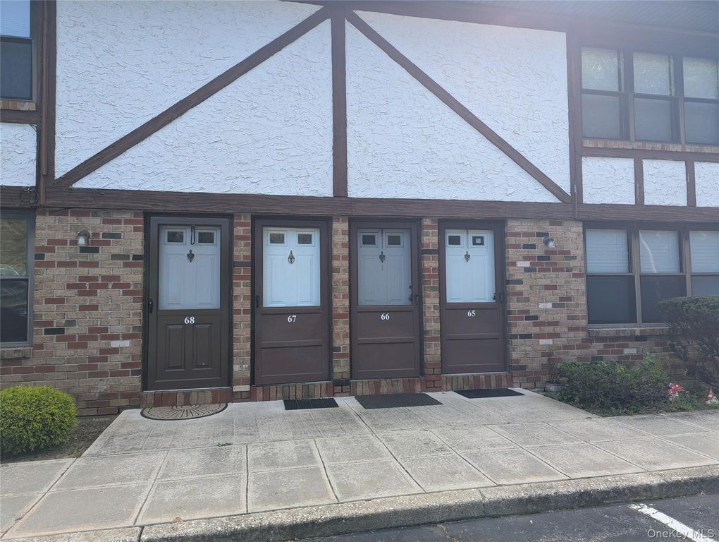 62 Baily Court 62, Middle Island, NY 11953 — exterior
