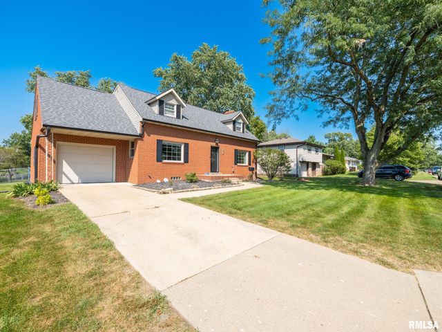 301 E FERNWOOD Street, Morton, IL 61550