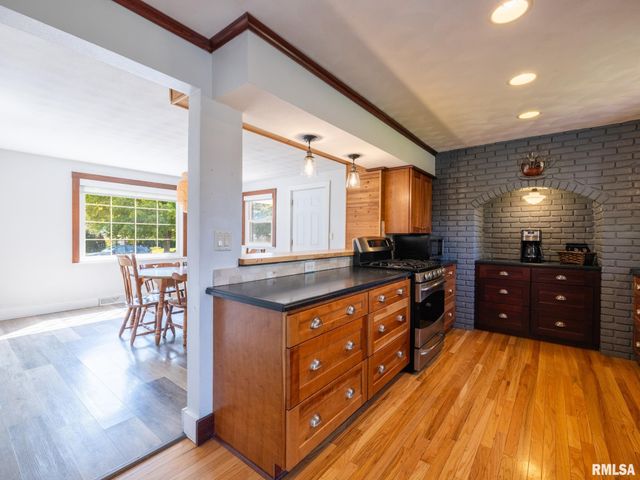 301 E FERNWOOD Street, Morton, IL 61550