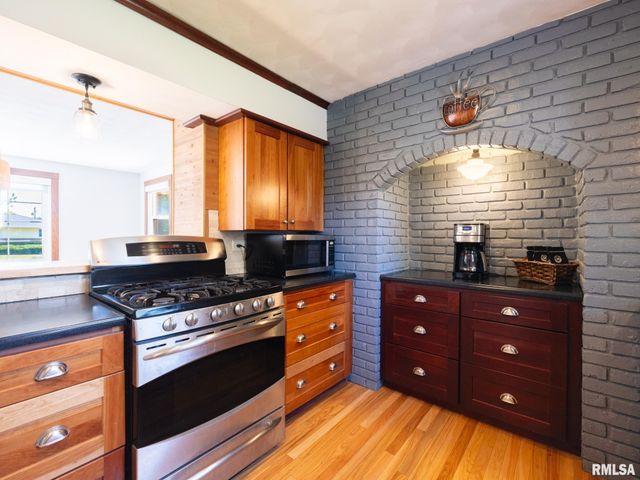 301 E FERNWOOD Street, Morton, IL 61550