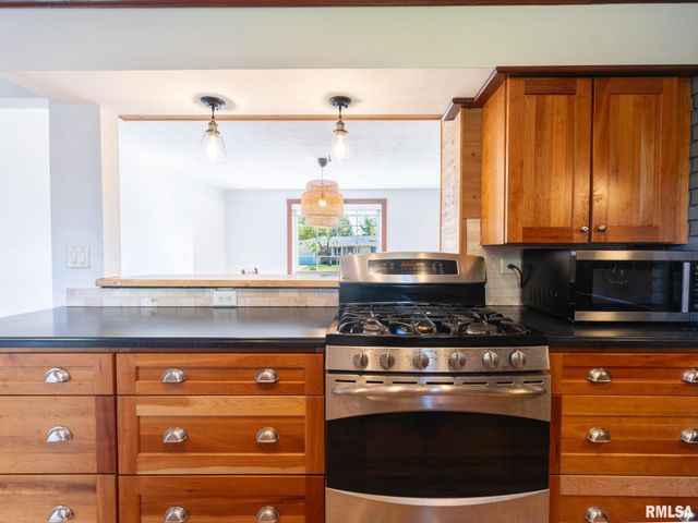 301 E FERNWOOD Street, Morton, IL 61550